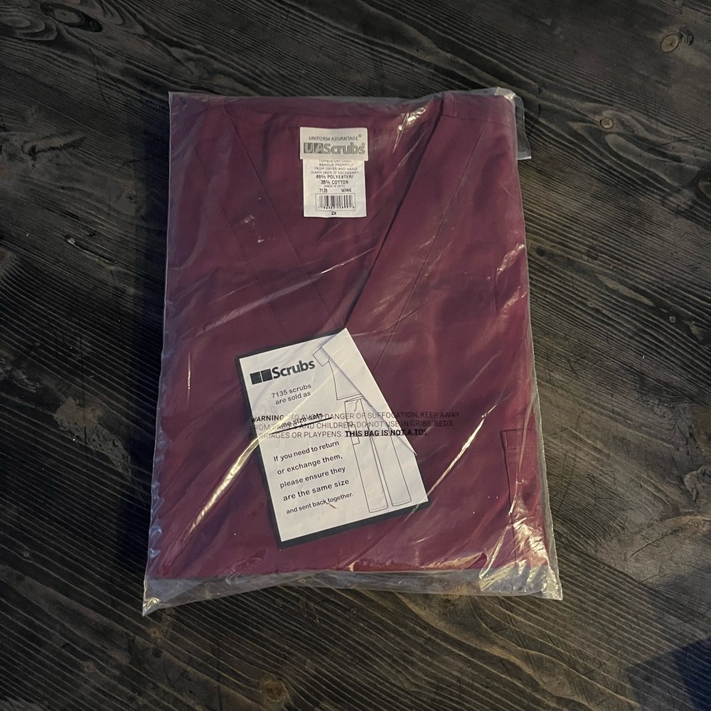 NWT UA Unisex Scrub Set (size 2X)